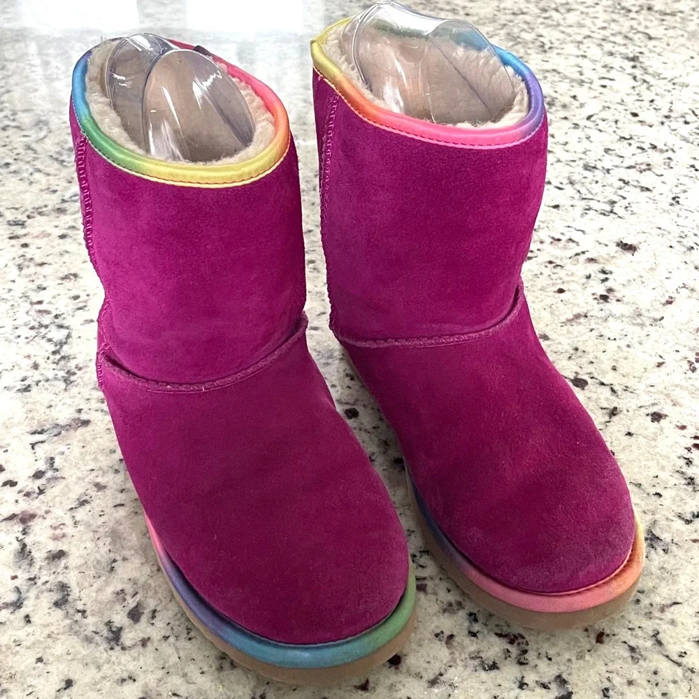 UGG Australia‎ Classic Short Rainbow Magenta Pink Suede Boots 1006063K Size 5